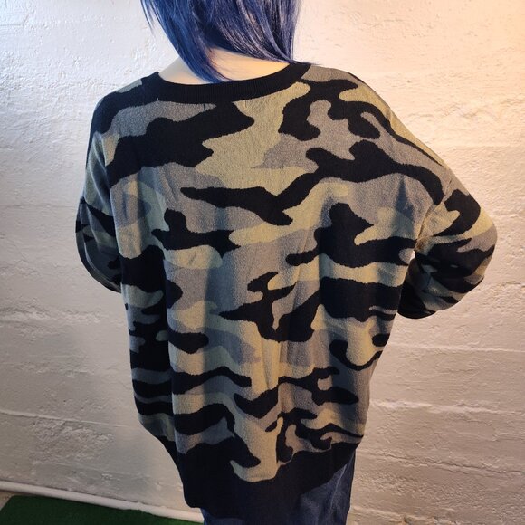 Isaac Mizrahi NY Olive Green Black Camo Long Sleeve Soft Knit Sweater Size XXL - Picture 3 of 12